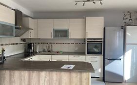 Grosse Wohnkueche, Terrasse, Schlafzimmer Am Steinhuder Meer, Wlan, Parkplatz, Fussbodenheizung, 70Qm