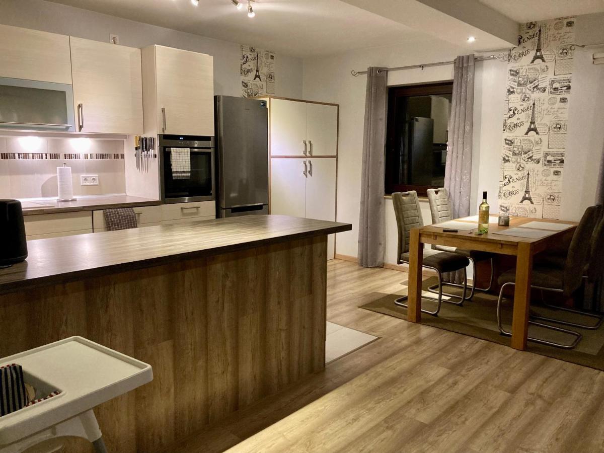 Grosse Wohnkueche, Terrasse, Schlafzimmer Am Steinhuder Meer, Wlan, Parkplatz, Fussbodenheizung, 70Qm Wunstorf Exterior foto
